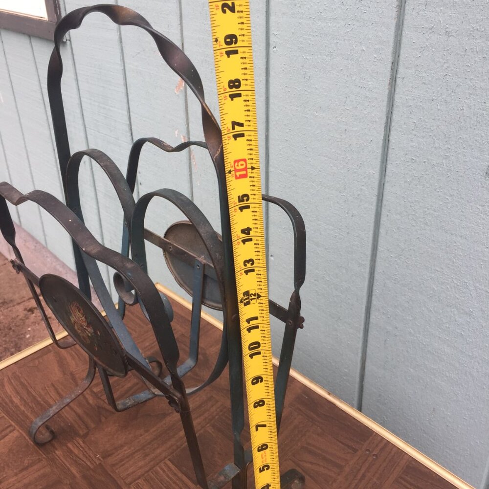 Vintage Wrought Iron Magazine Stand/Rack Heart Design 20" tall Shabby Chic Desig - Picture 5 of 8